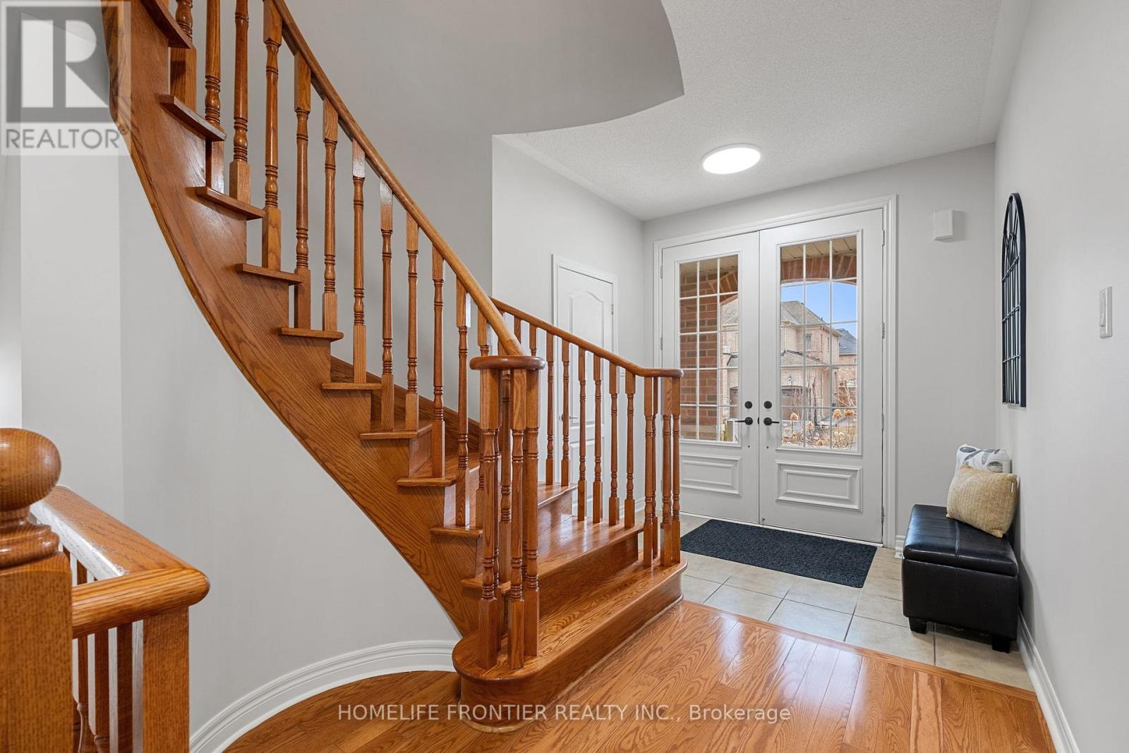 92 Wardlaw Place, Vaughan (Vellore Village), Ontario  L4H 0Z9 - Photo 4 - N12191634