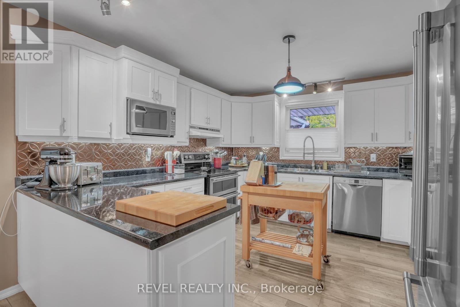 59 Withall Grove, Tiny, Ontario  L0L 2T0 - Photo 15 - S12191432