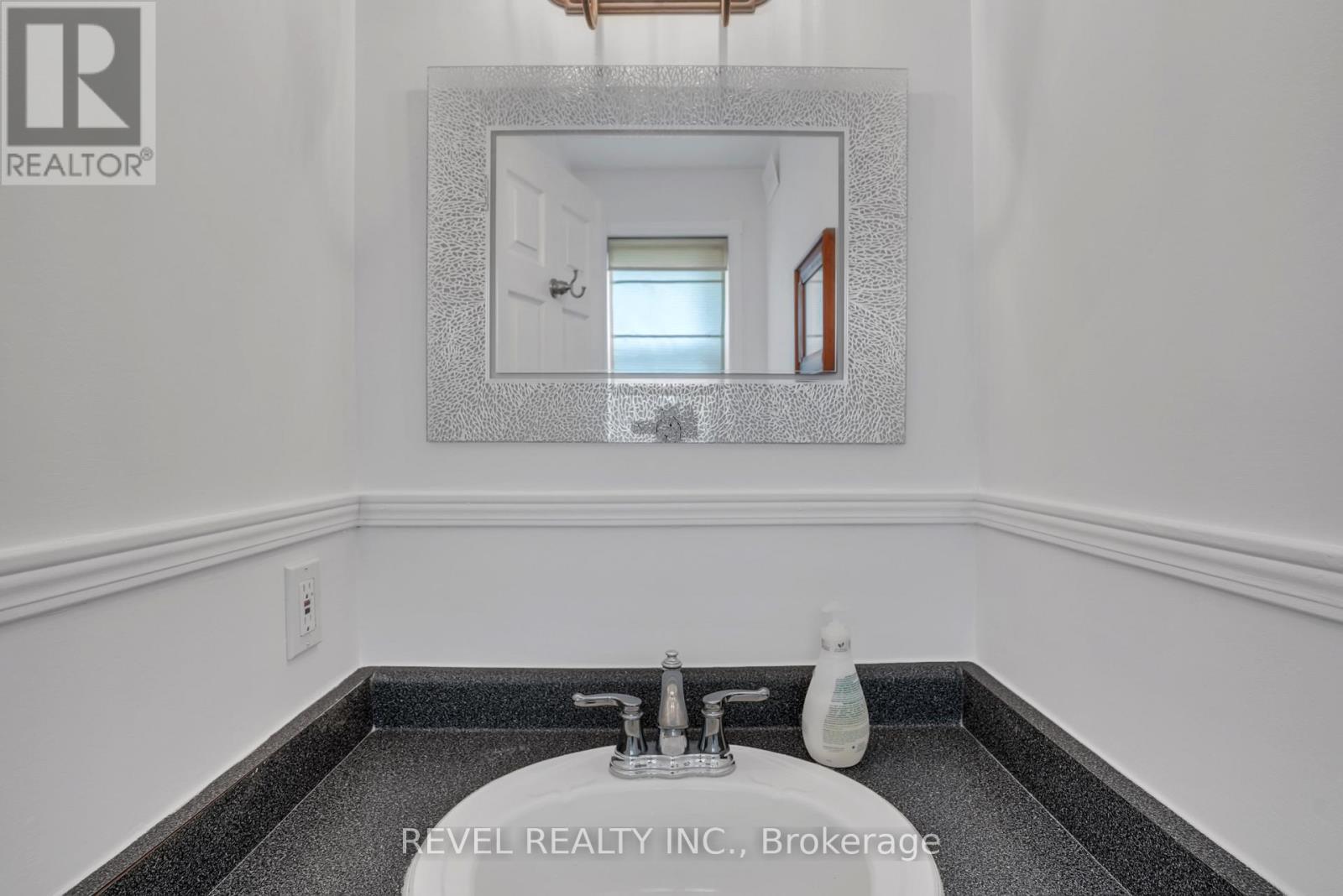 59 Withall Grove, Tiny, Ontario  L0L 2T0 - Photo 20 - S12191432