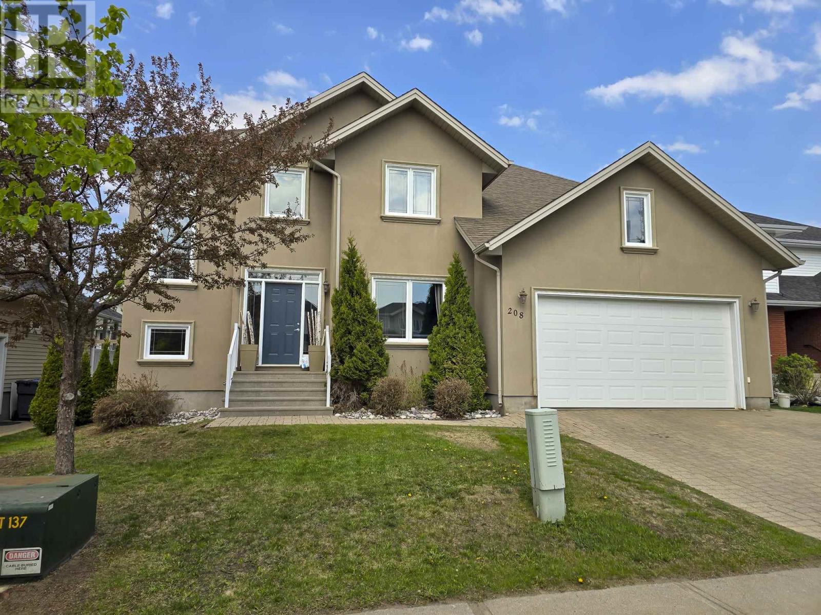 208 Cedarview BAY, Thunder Bay, Ontario