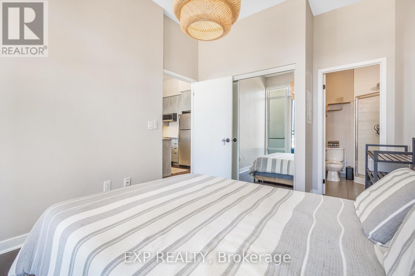 306 - 360 Square One Drive, Mississauga, Ontario  L5B 0G7 - Photo 15 - W12191434