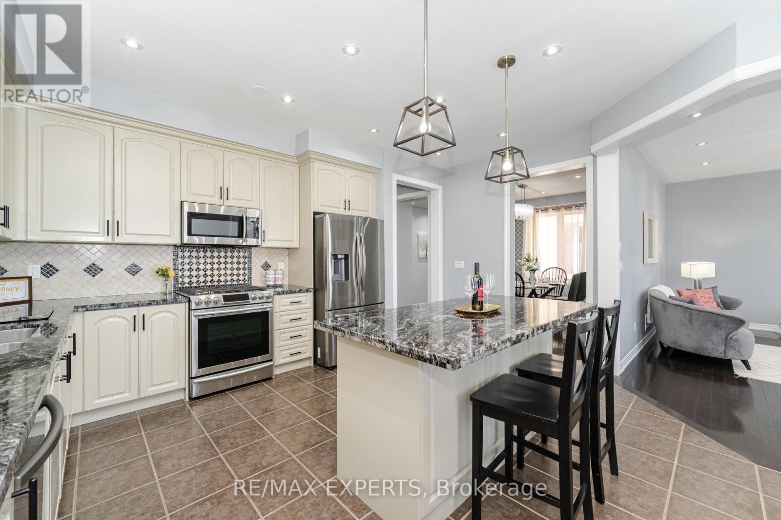 75 Durango Drive, Brampton (Credit Valley), Ontario  L6X 5G9 - Photo 15 - W12191511