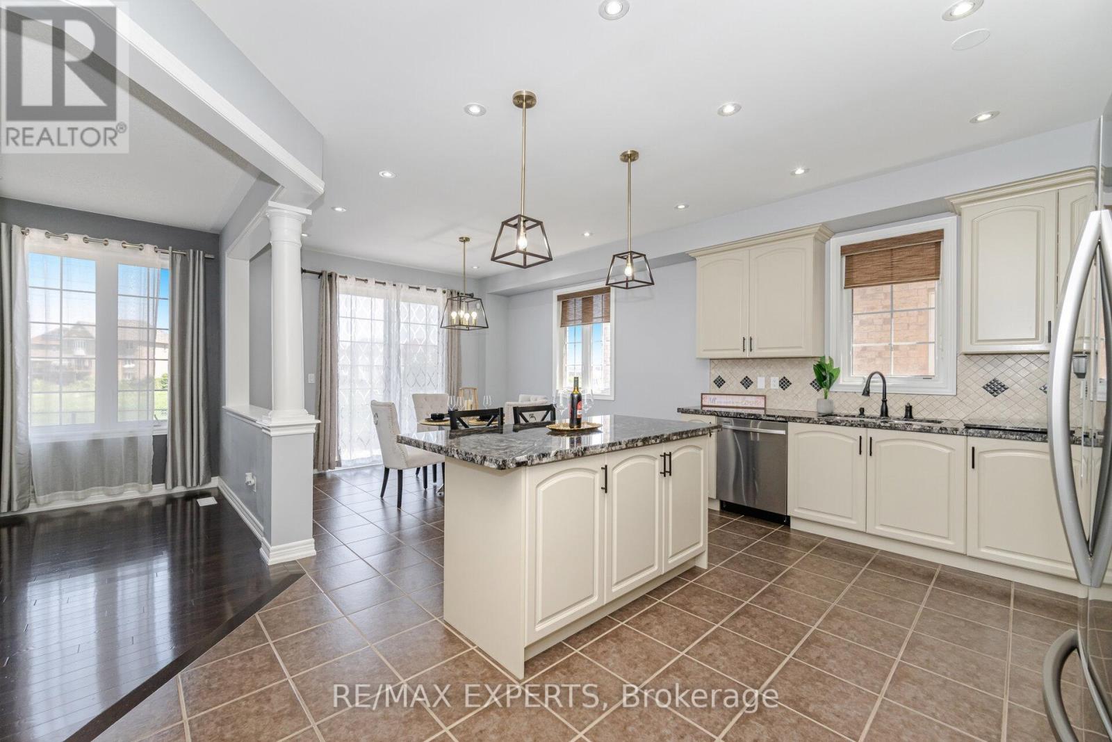 75 Durango Drive, Brampton (Credit Valley), Ontario  L6X 5G9 - Photo 18 - W12191511