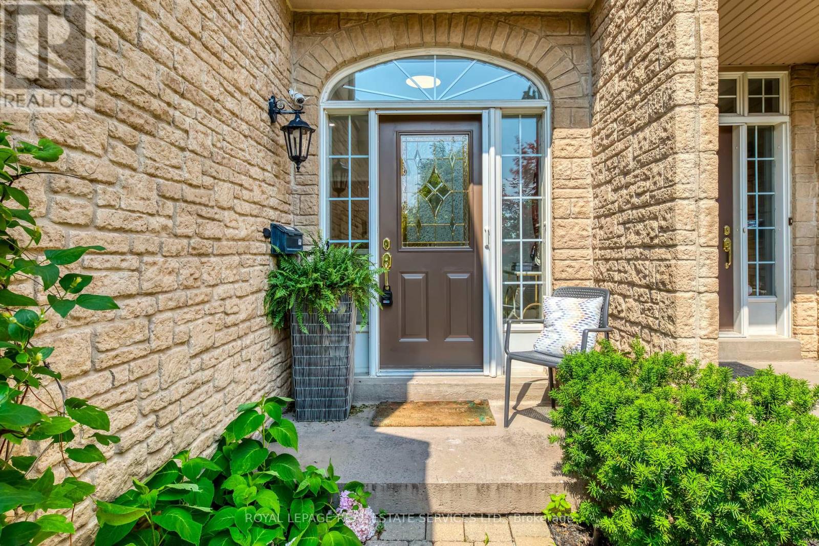 10 - 2303 Hill Ridge Court, Oakville, Ontario  L6M 3N3 - Photo 7 - W12191556