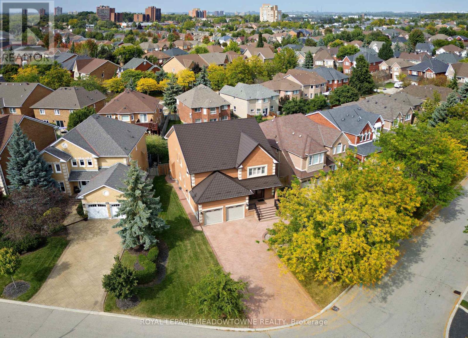 2857 Termini Terrace, Mississauga, Ontario  L5M 5S3 - Photo 2 - W12191572