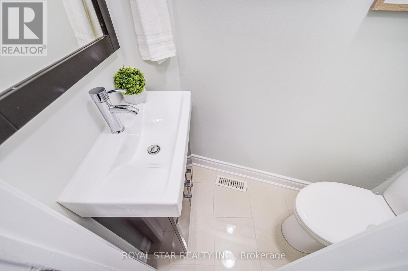 97 - 400 Mississauga Valley Boulevard, Mississauga, Ontario  L5A 3N6 - Photo 19 - W12191576