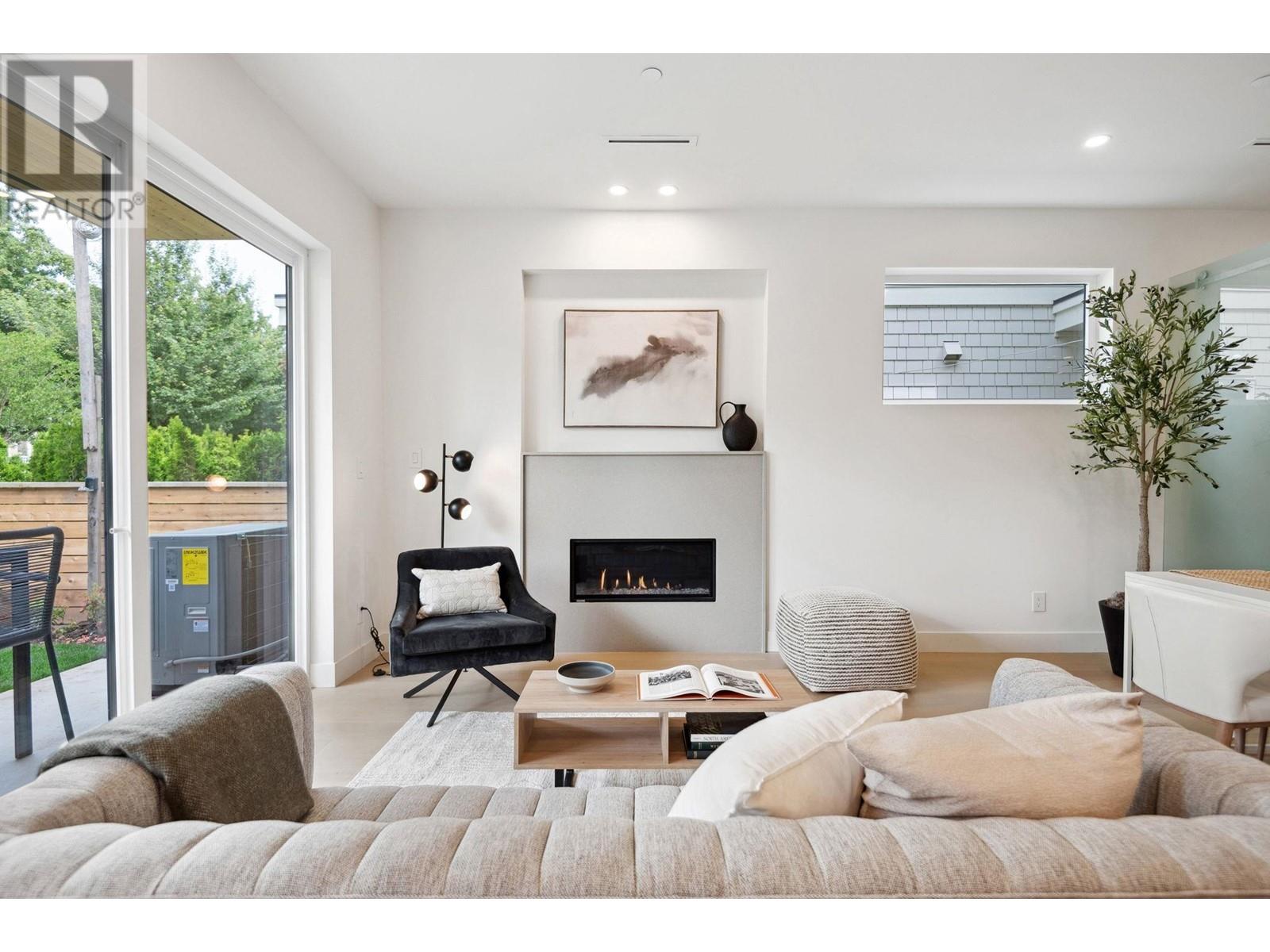 1 4748 Argyle Street, Vancouver, British Columbia  V5N 3X8 - Photo 4 - R3010426