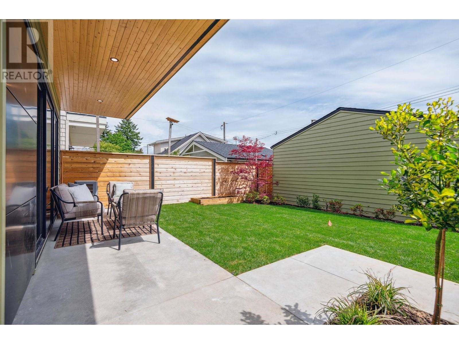 2 4748 Argyle Street, Vancouver, British Columbia  V5N 3X8 - Photo 2 - R3010428