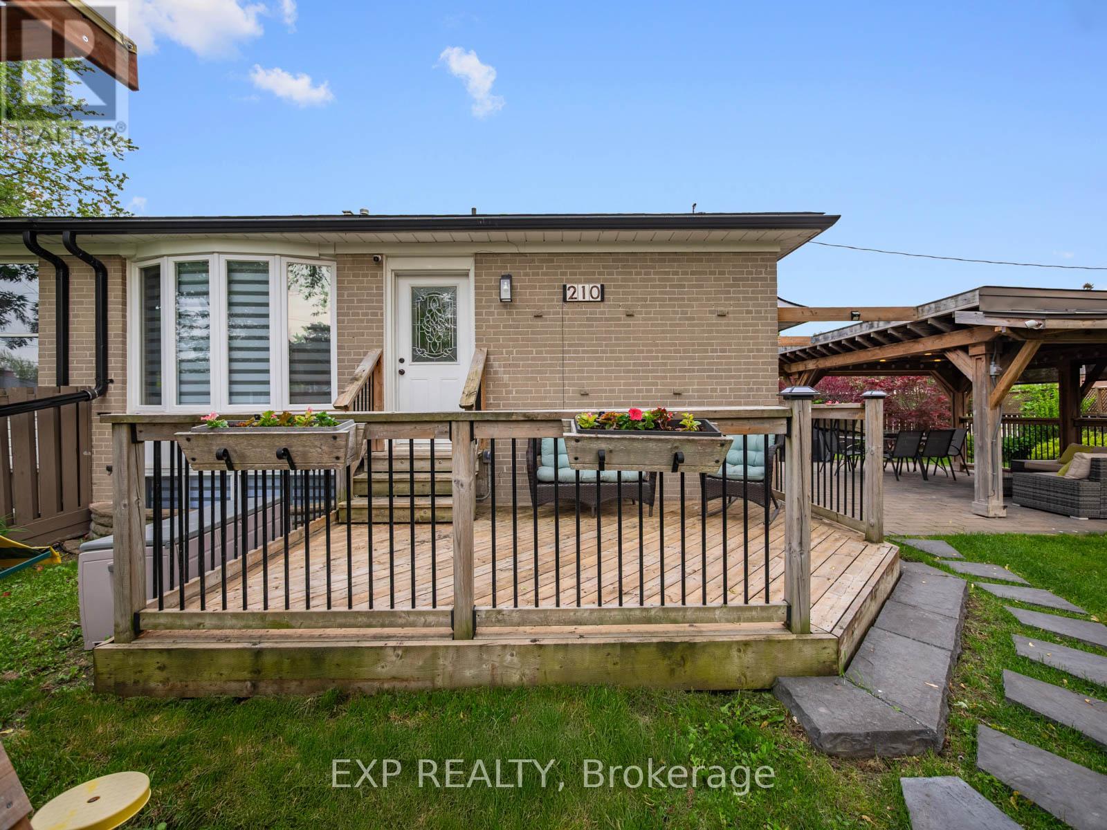 210 Ashlar Road, Richmond Hill, Ontario  L4C 2W6 - Photo 2 - N12190563