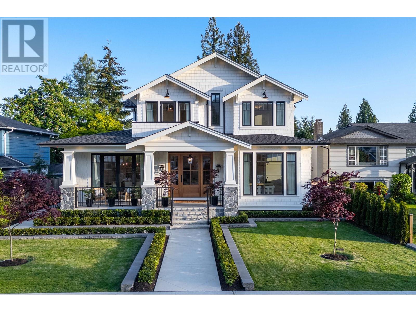 821 E 16th Street, North Vancouver, British Columbia  V7L 2V3 - Photo 1 - R3008261
