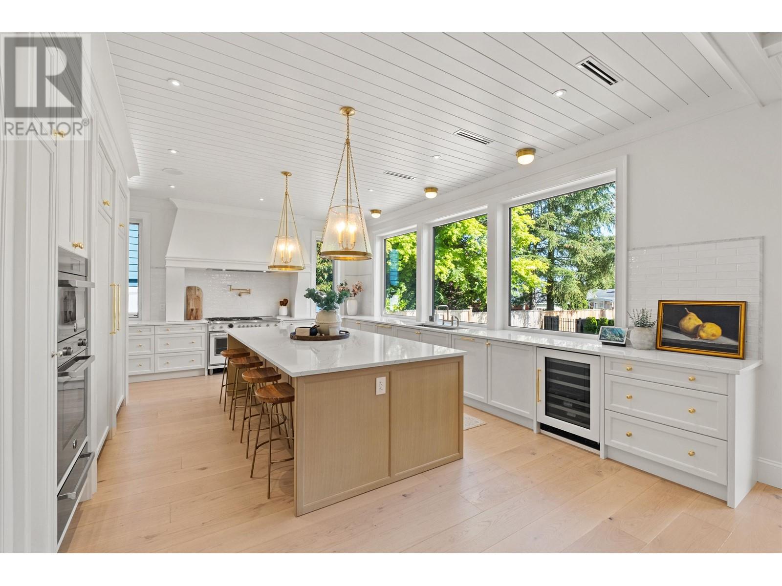 821 E 16th Street, North Vancouver, British Columbia  V7L 2V3 - Photo 4 - R3008261