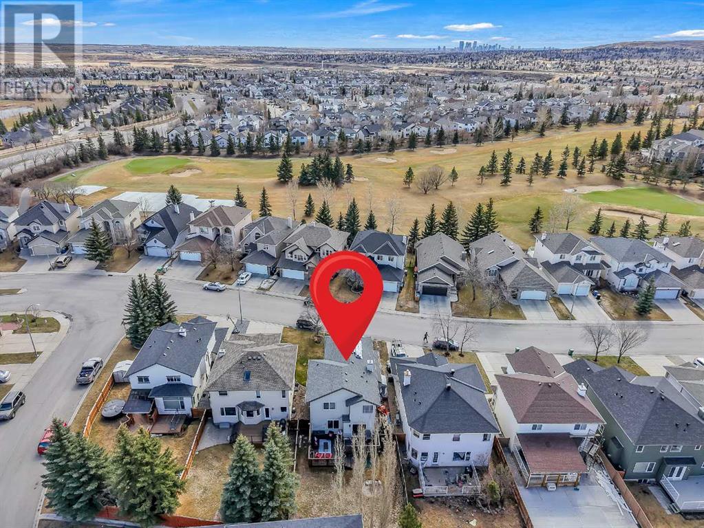 Property at 36 Panorama Hills Manor NW image 4