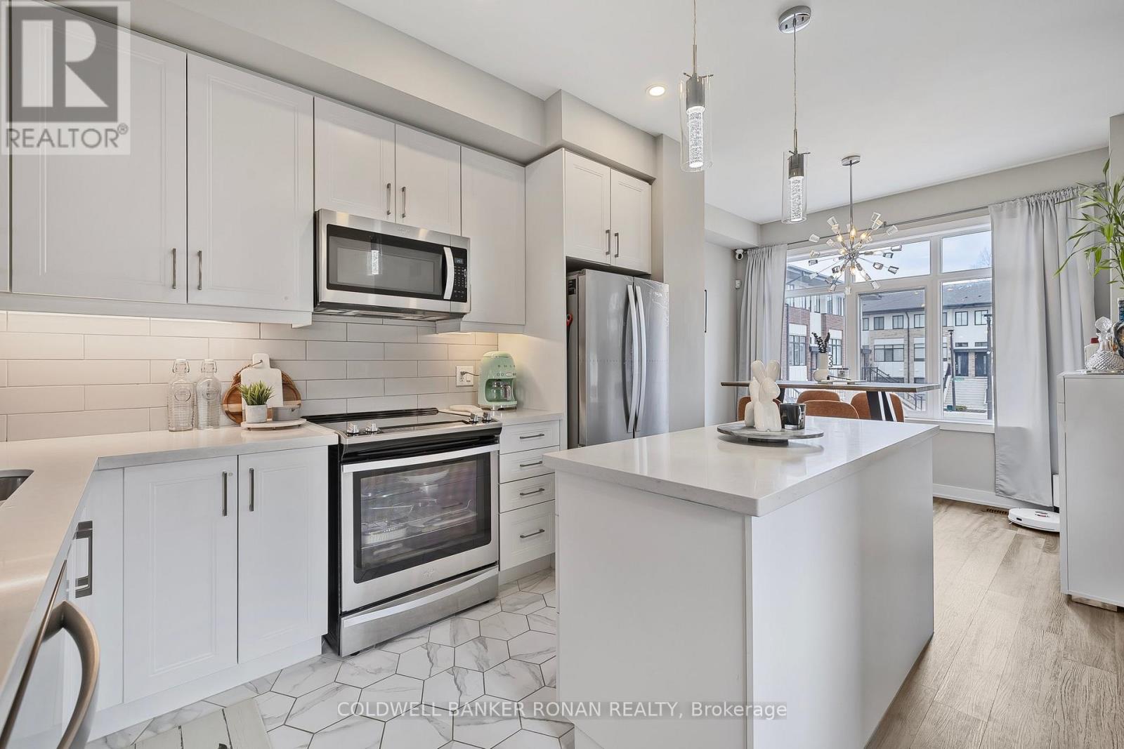 15 Wilings Lane, Hamilton (Ancaster), Ontario  L9G 0H3 - Photo 8 - X12191405