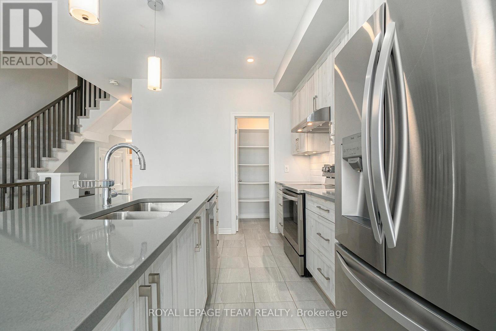 310 Kanashtage Terrace, Ottawa, Ontario  K4A 5J9 - Photo 12 - X12191678
