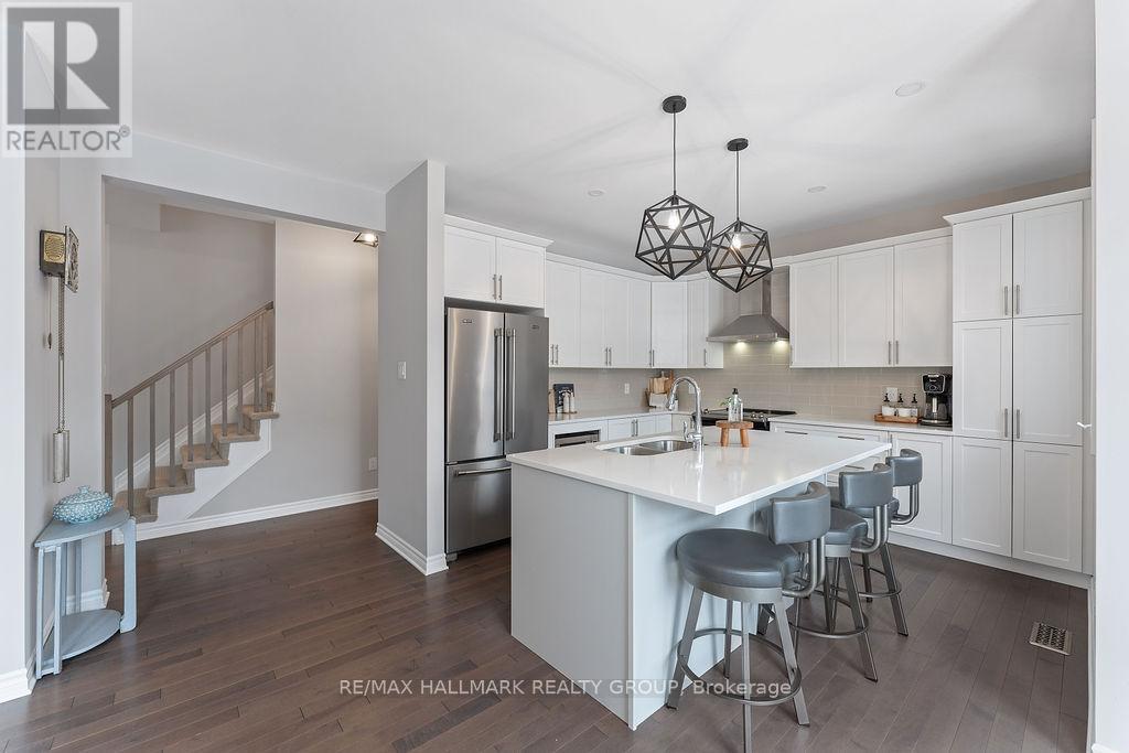 4525 Kelly Farm Drive, Ottawa, Ontario  K1X 0E7 - Photo 12 - X12191718