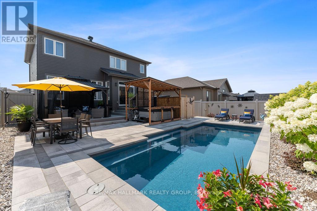 4525 Kelly Farm Drive, Ottawa, Ontario  K1X 0E7 - Photo 39 - X12191718