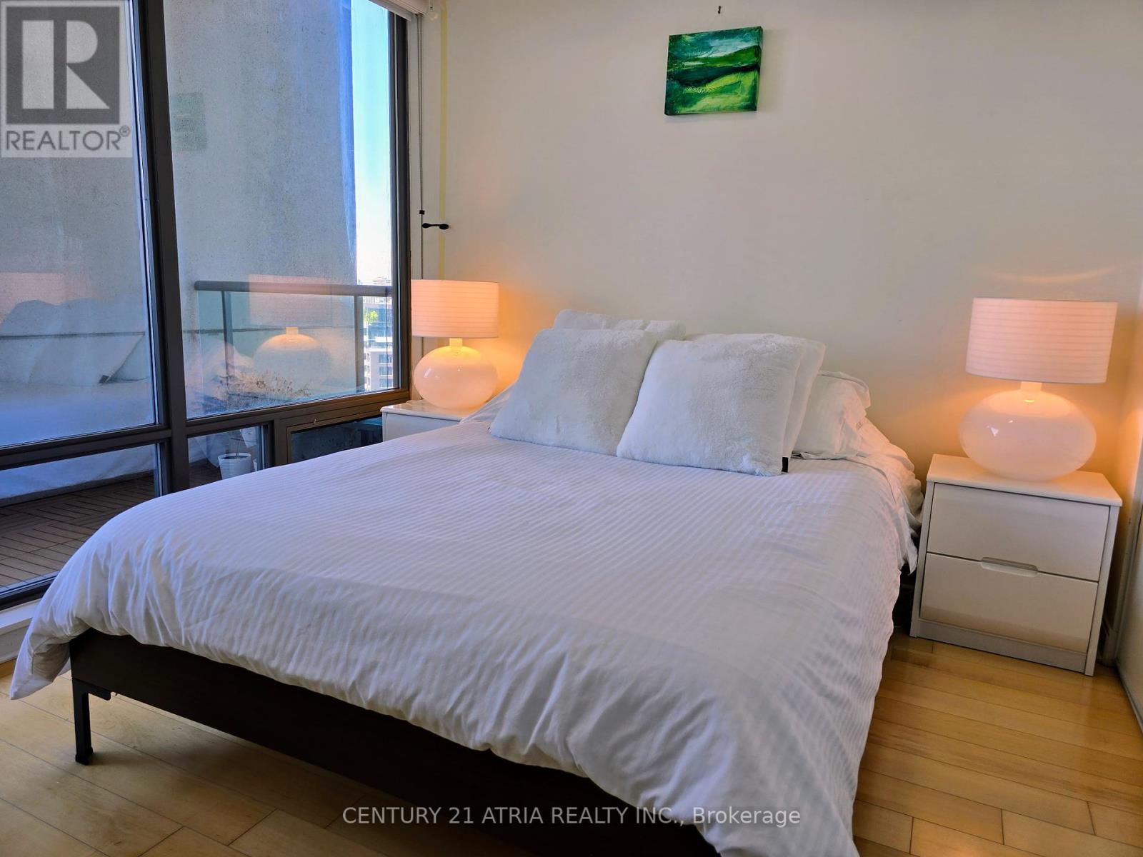 3103 - 18 Yorkville Avenue, Toronto (Annex), Ontario  M4W 3Y8 - Photo 11 - C12189497