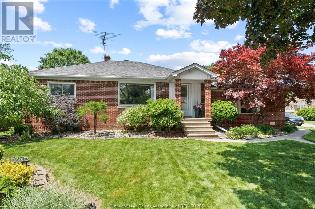 1210 Roselawn Drive, Windsor, Ontario  N9E 1L6 - Photo 2 - 25013906