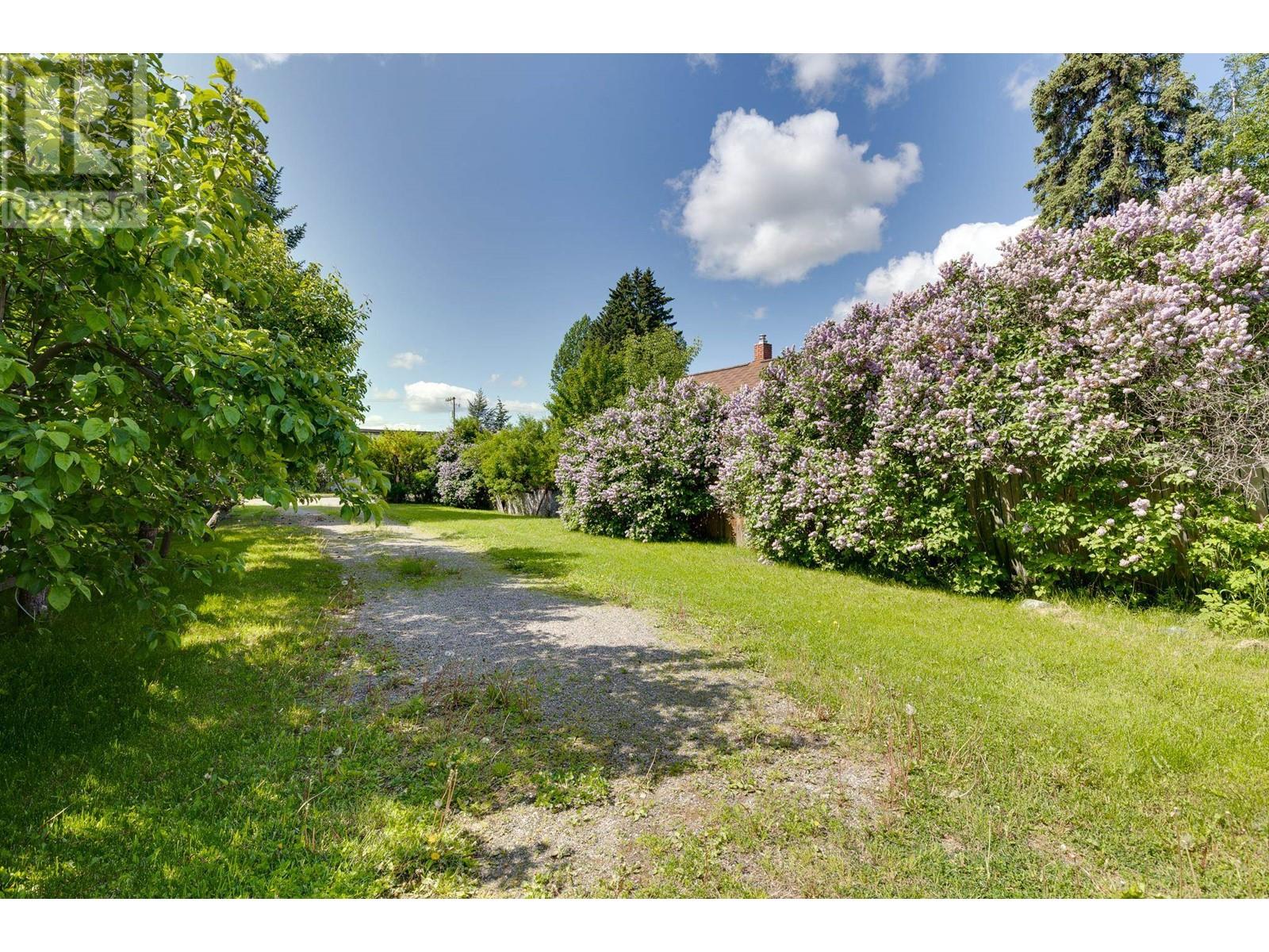 Property at 1934 ROSS CRESCENT image 5