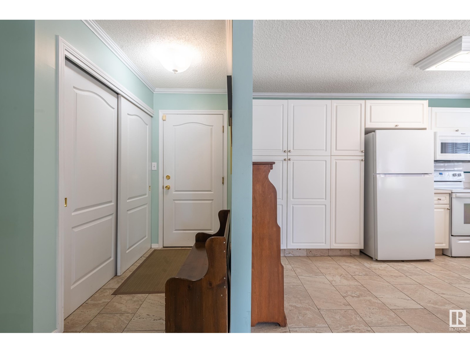 Property at #102 37 SIR WINSTON CHURCHILL AV image 5