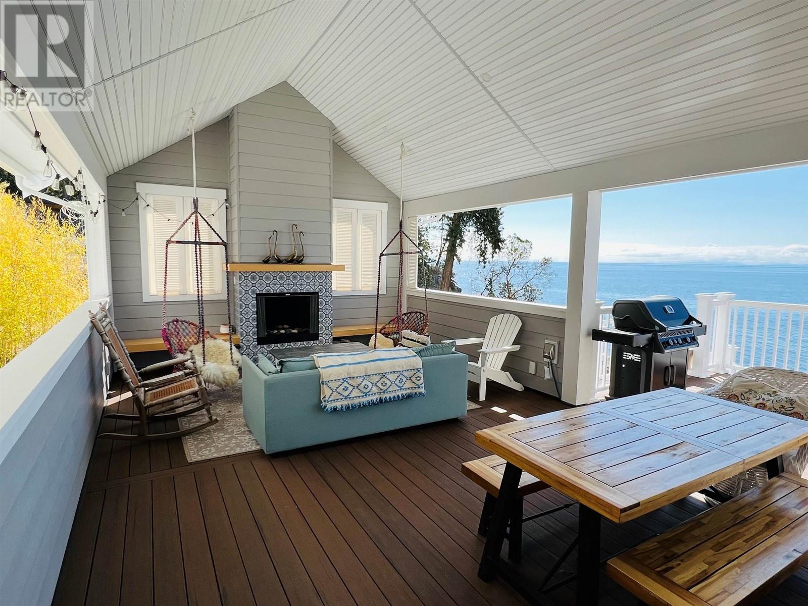 Property at 2583-2585 LOWER ROAD image 3