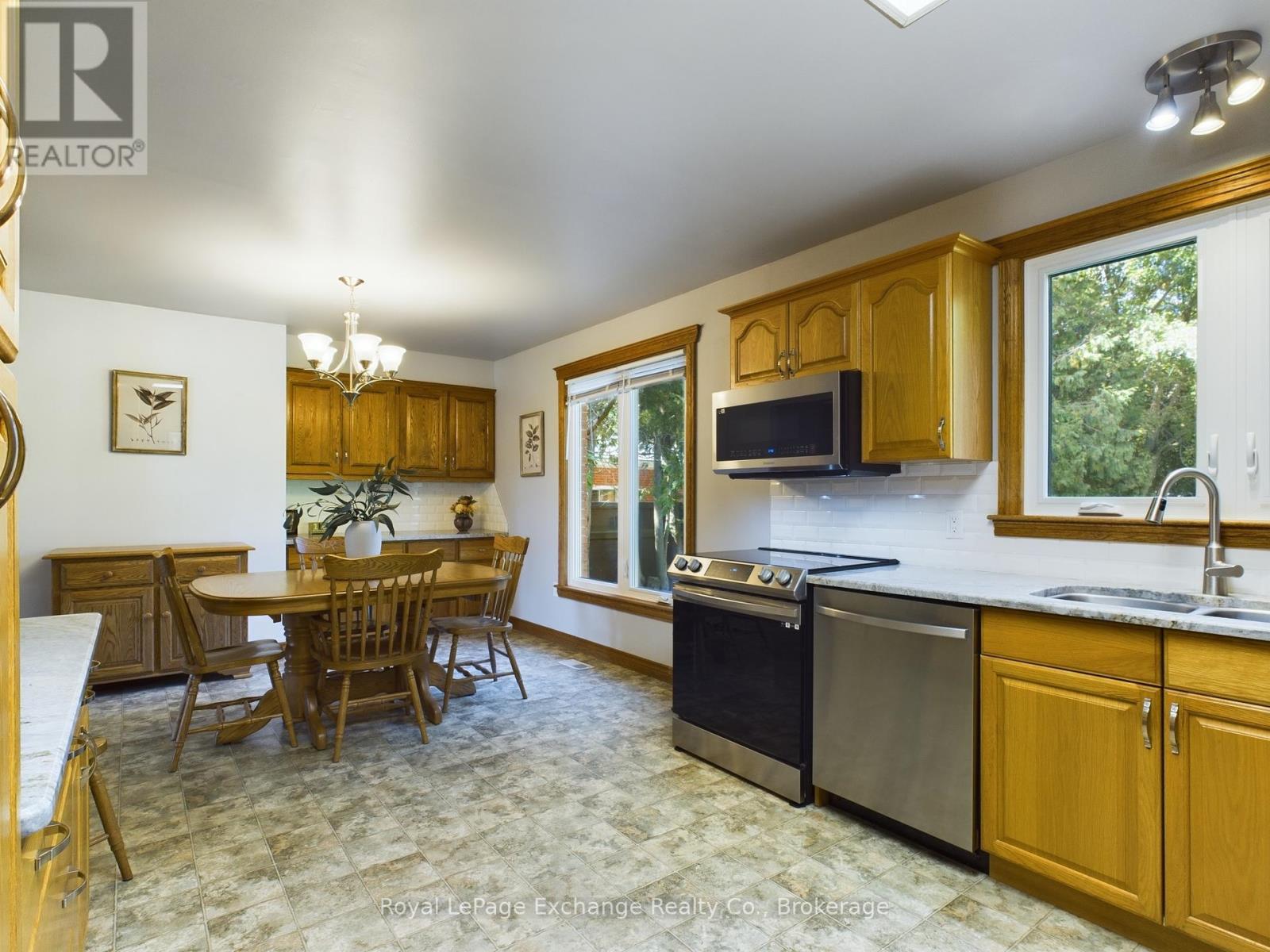 401767 Grey Road 4 Road, West Grey, Ontario  N4N 3B8 - Photo 14 - X11955610