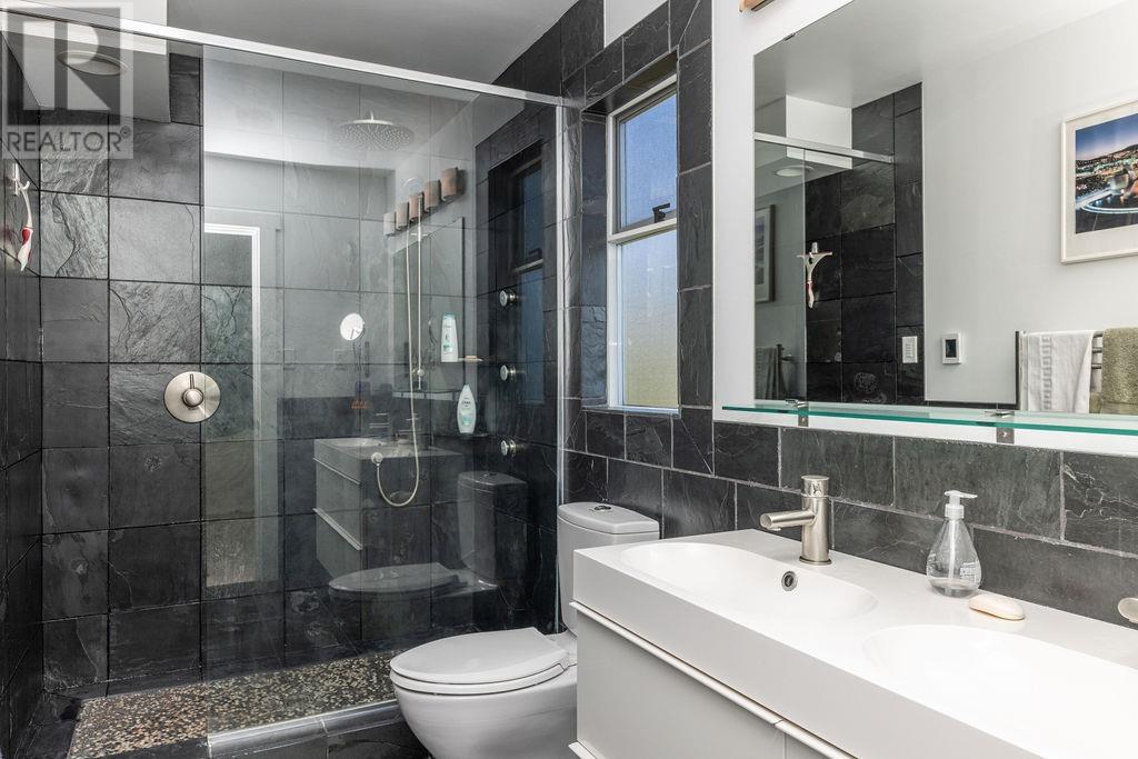 802 Oceanmount Boulevard, Gibsons, British Columbia  V0N 1V8 - Photo 24 - R2991967