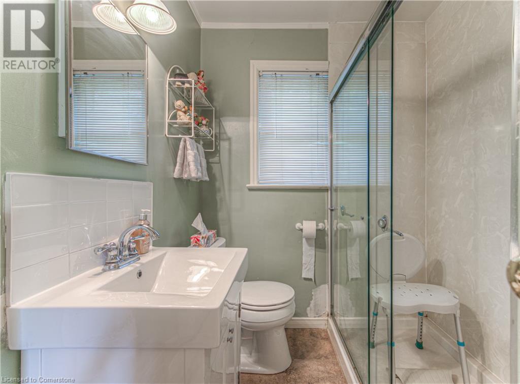 56 Roslin Avenue S, Waterloo, Ontario  N2L 2G8 - Photo 10 - 40736130