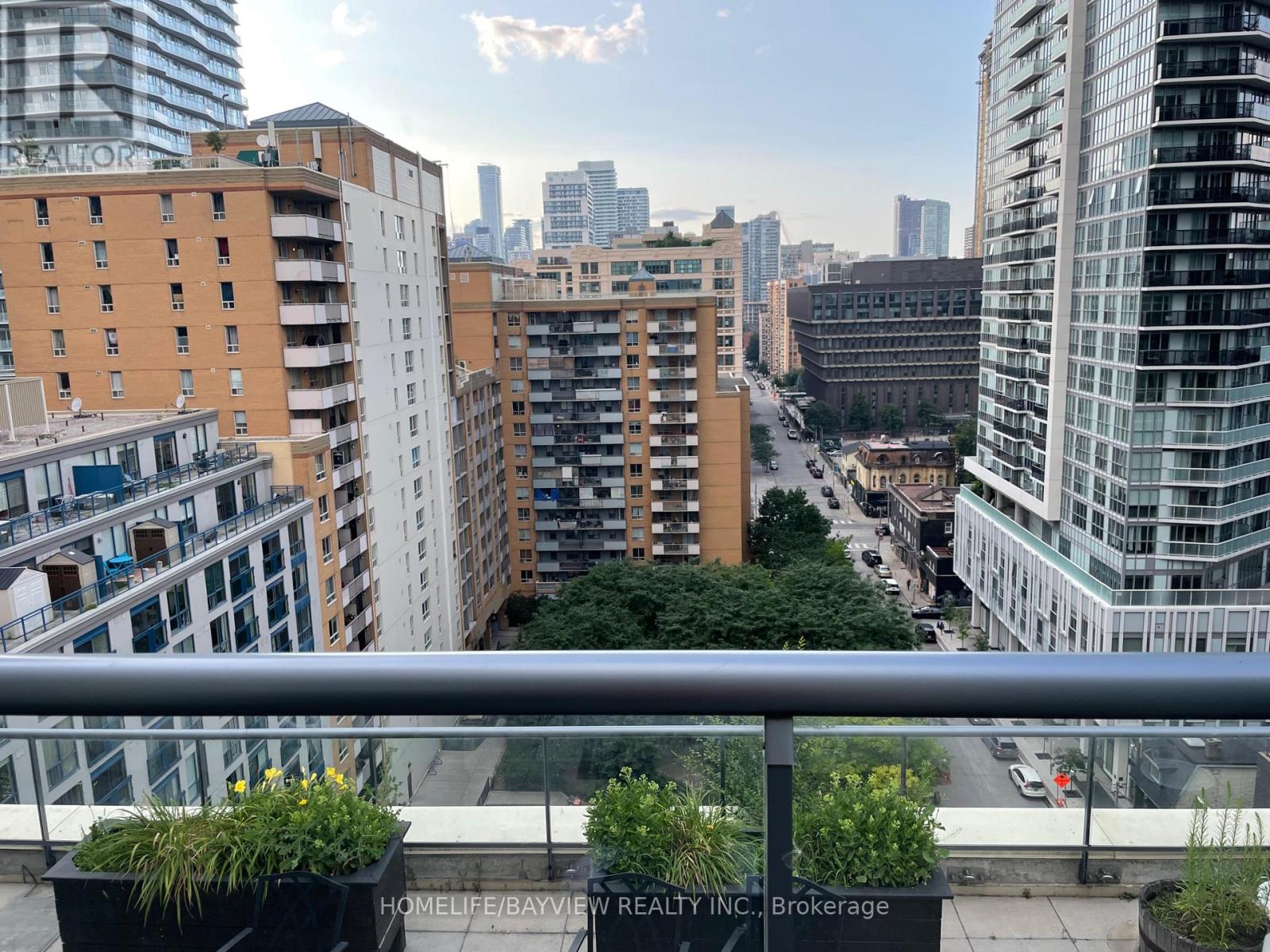 1502 - 76 Shuter Street, Toronto, Ontario  M5B 1B4 - Photo 2 - C12188044