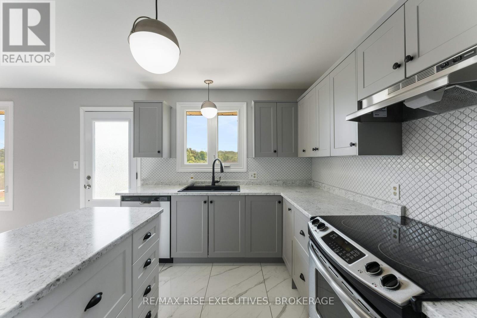 656 Rivermeade Avenue, Kingston, Ontario  K7M 7Z6 - Photo 10 - X12191811