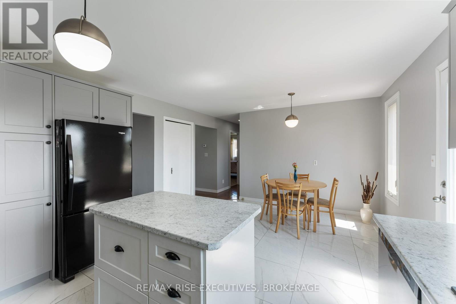 656 Rivermeade Avenue, Kingston, Ontario  K7M 7Z6 - Photo 11 - X12191811