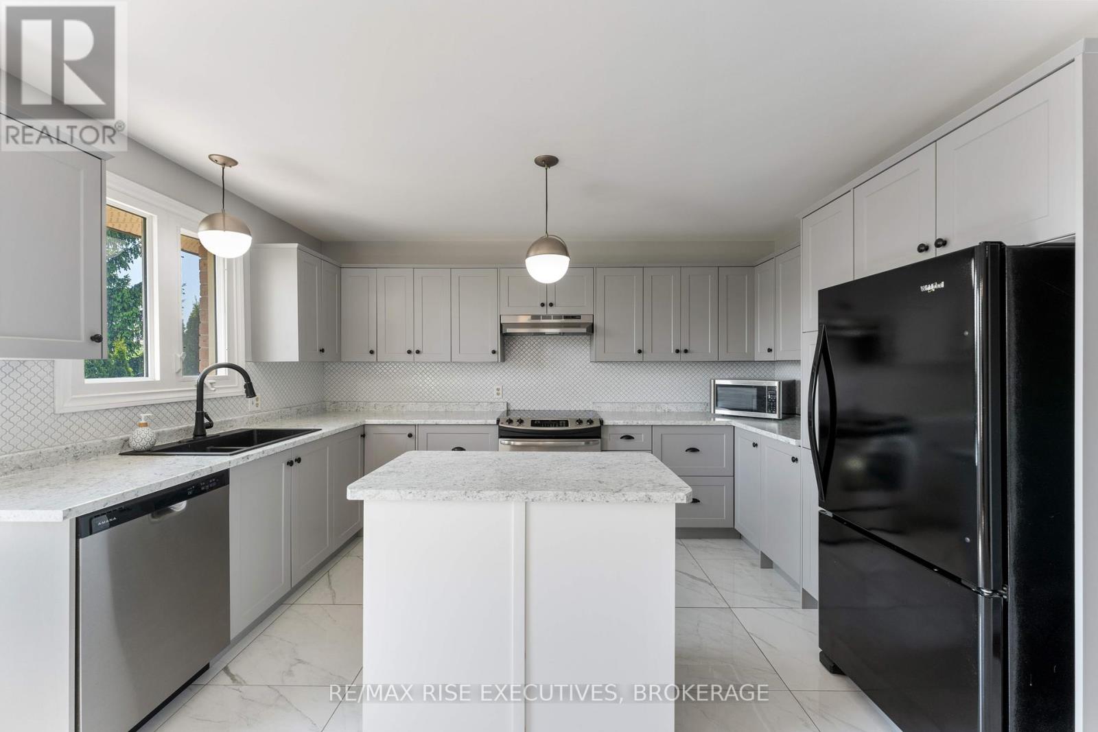 656 Rivermeade Avenue, Kingston, Ontario  K7M 7Z6 - Photo 8 - X12191811