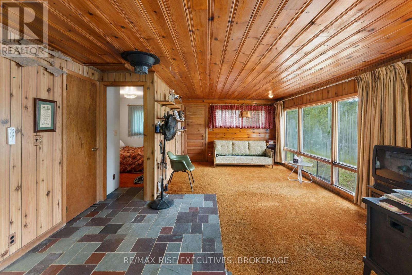 332 Steve Babcock Lane, South Frontenac (Frontenac South), Ontario  K0H 1W0 - Photo 14 - X12191906