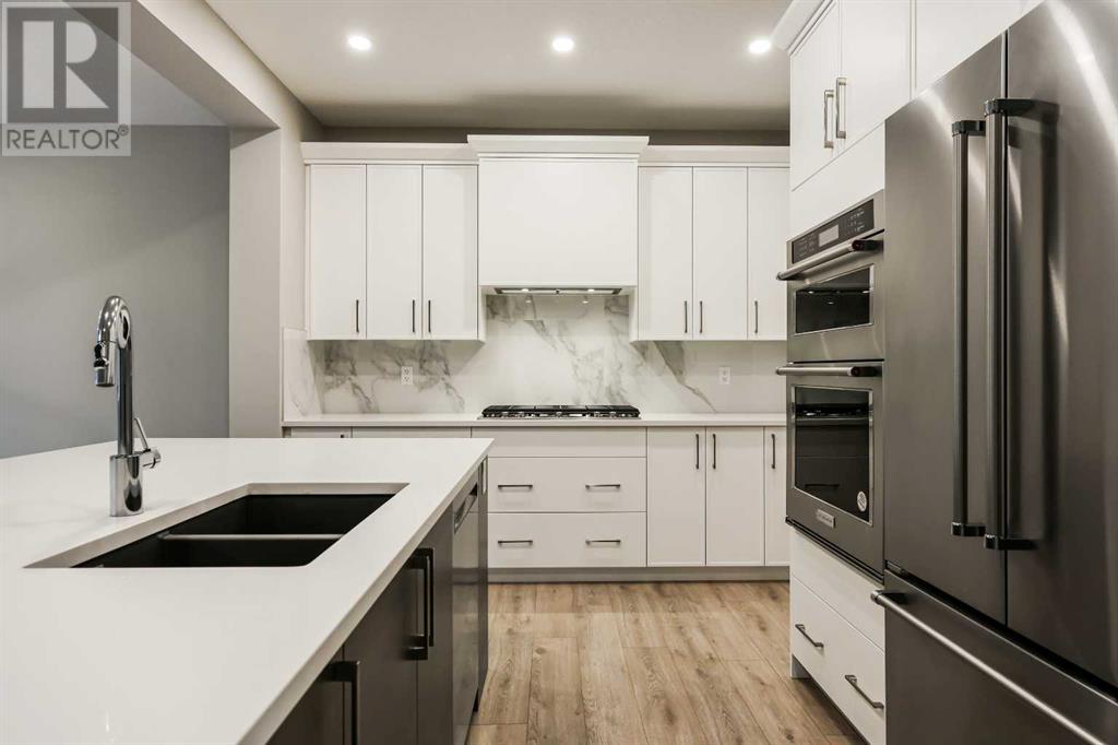 Property at 173 Edith Place NW image 4