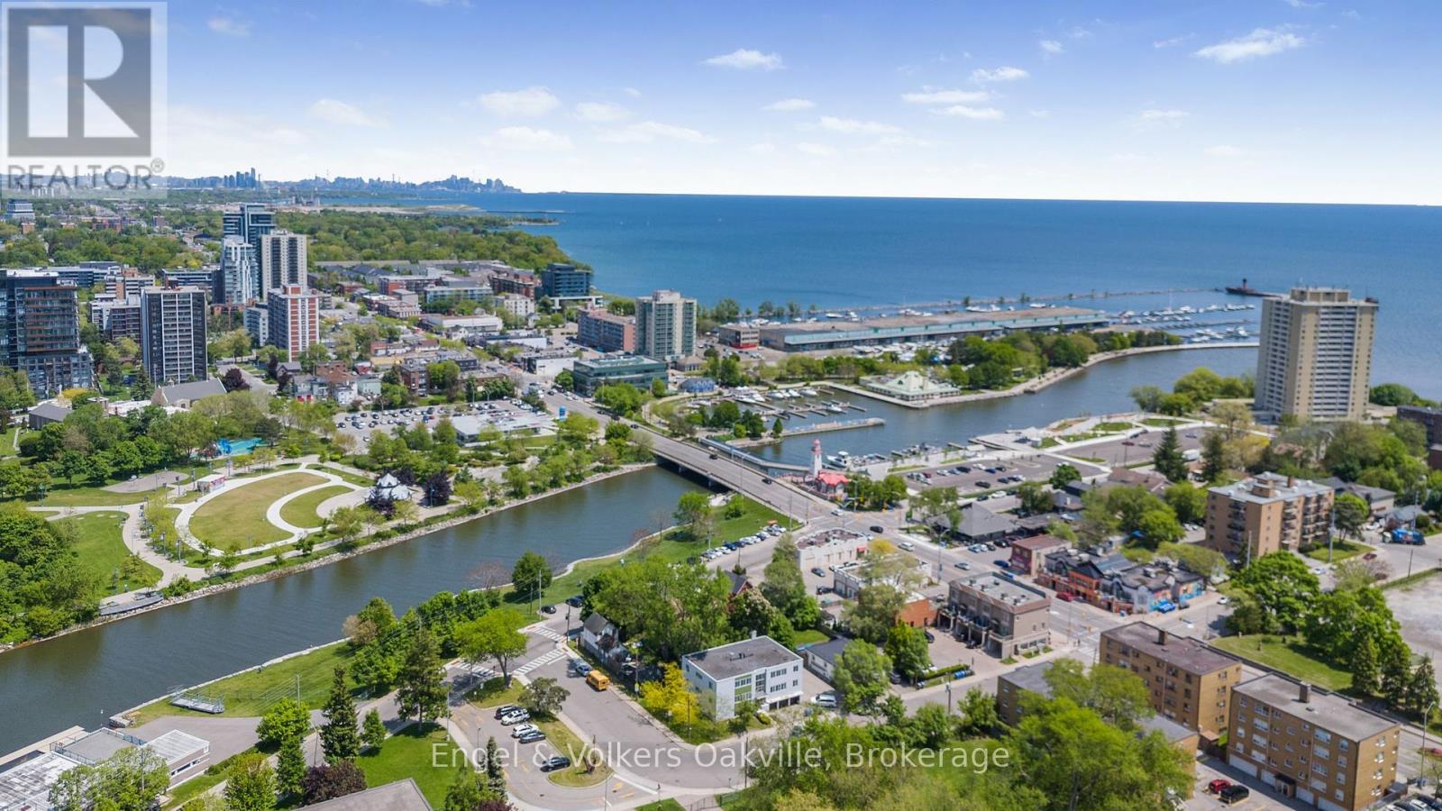 601 - 220 Missinnihe Way, Mississauga, Ontario  L5H 0A9 - Photo 5 - W12170525