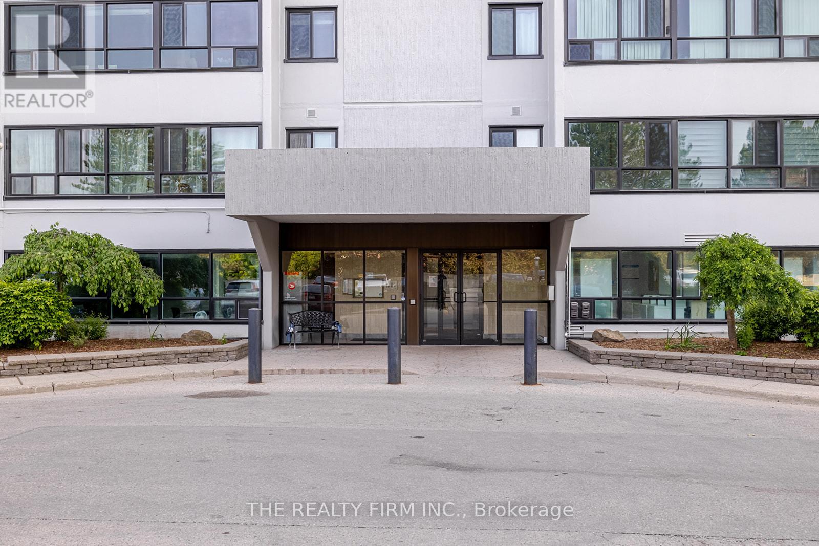 301 - 600 Grenfell Drive, London North, Ontario  N5X 2R8 - Photo 3 - X12191758