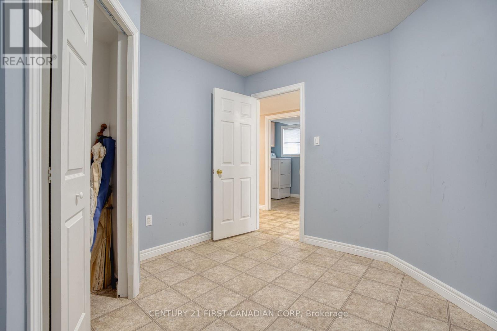 Photo 36 of 39 for 567 Sprucewood Drive