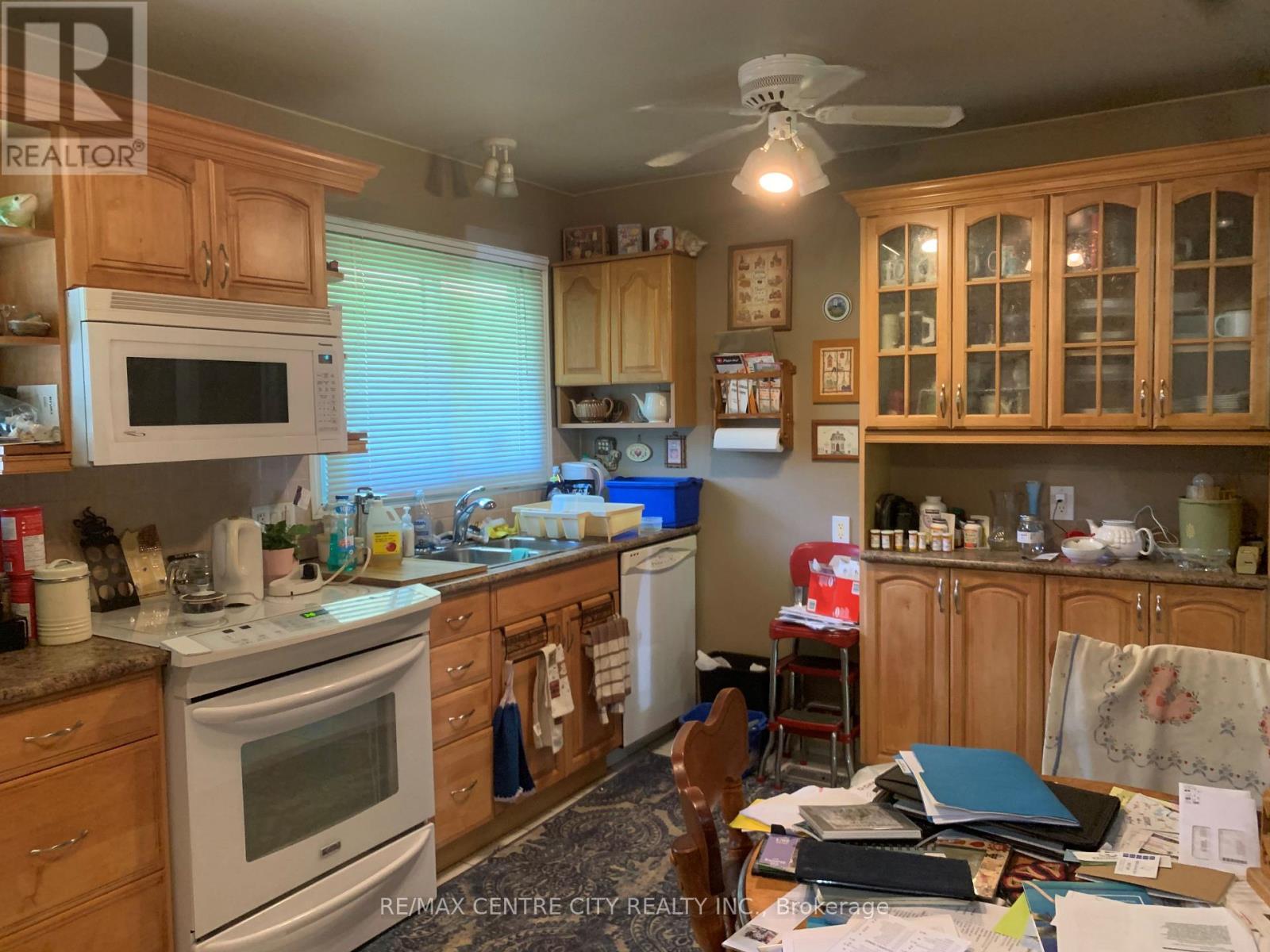 1163 Farnsborough Crescent, London East, Ontario  N5V 2L7 - Photo 5 - X12191820