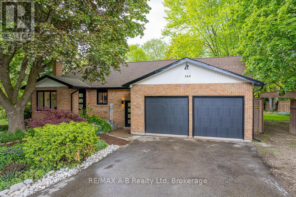 380 MORNINGTON STREET, Stratford, Ontario