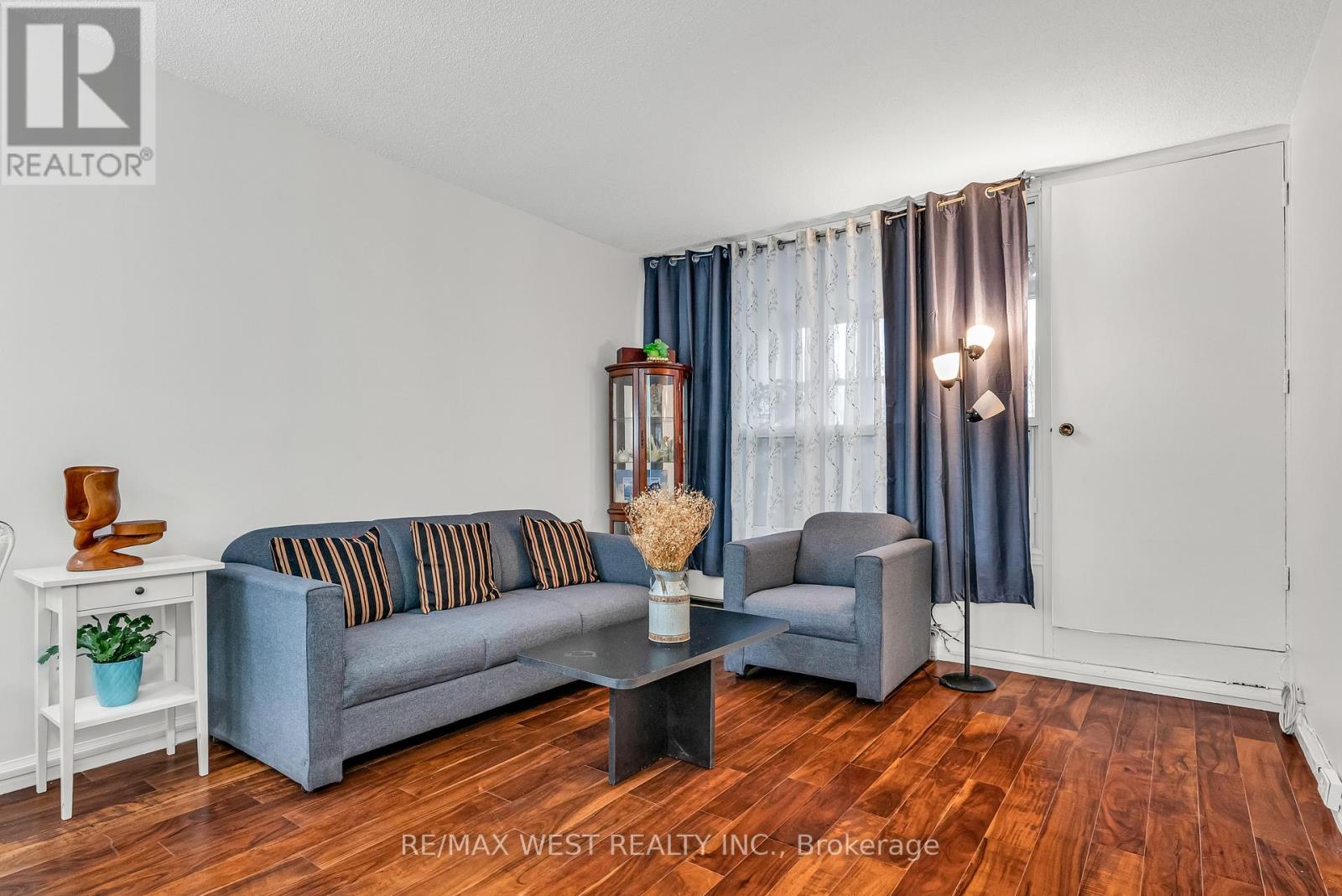 305 - 155 Leeward Glenway, Toronto (Flemingdon Park), Ontario  M3C 3E7 - Photo 12 - C12191650