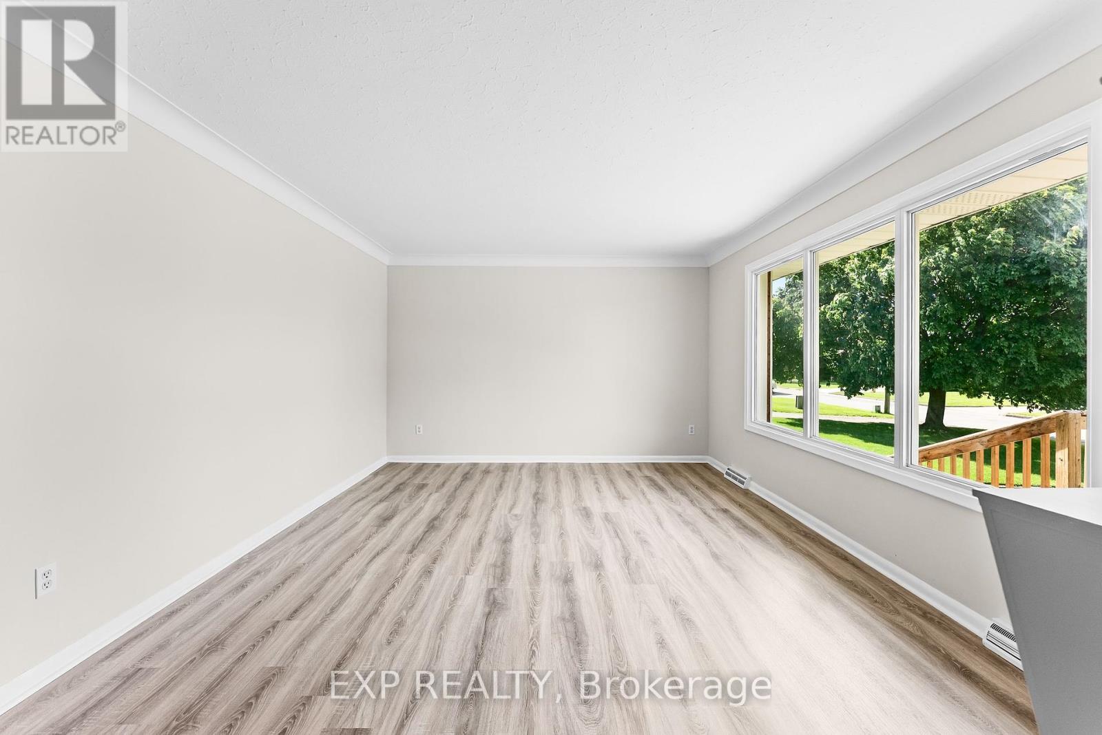 119 Ryerson Street, Thorold (Confederation Heights), Ontario  L2V 3Y2 - Photo 8 - X12191774