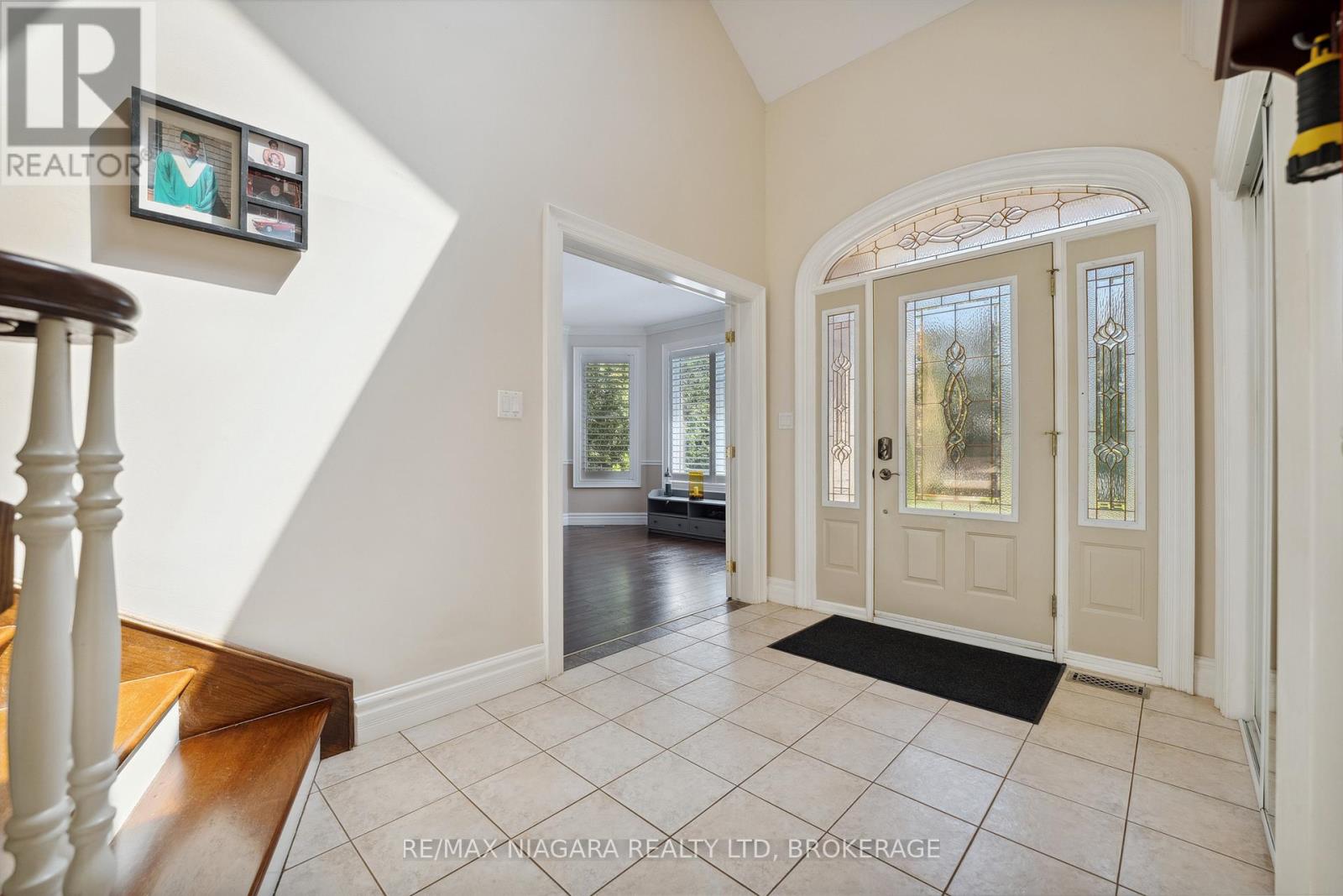 Property at 1673 ST. PAUL STREET W image 2