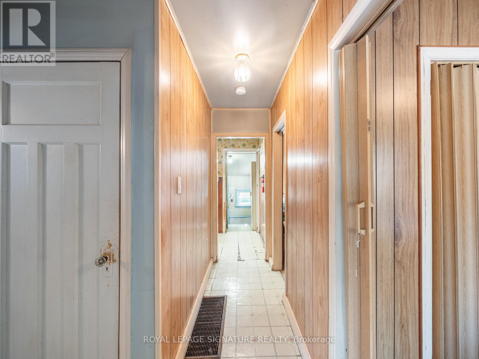 81 Laurel Avenue, Toronto (Kennedy Park), Ontario  M1K 3J7 - Photo 10 - E12191717