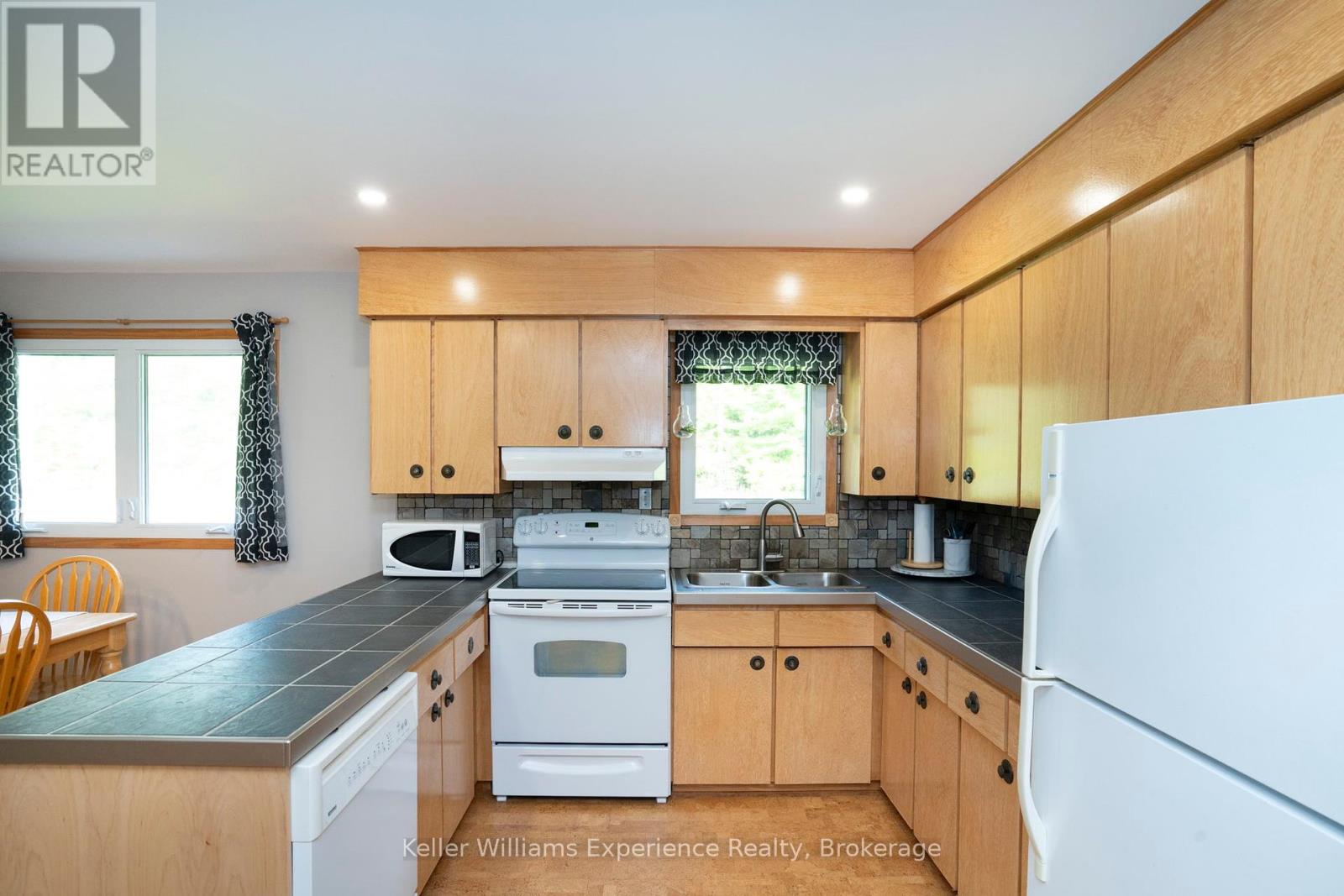 450 Concession 11 Road E, Tiny, Ontario  L0L 2J0 - Photo 7 - S12191784