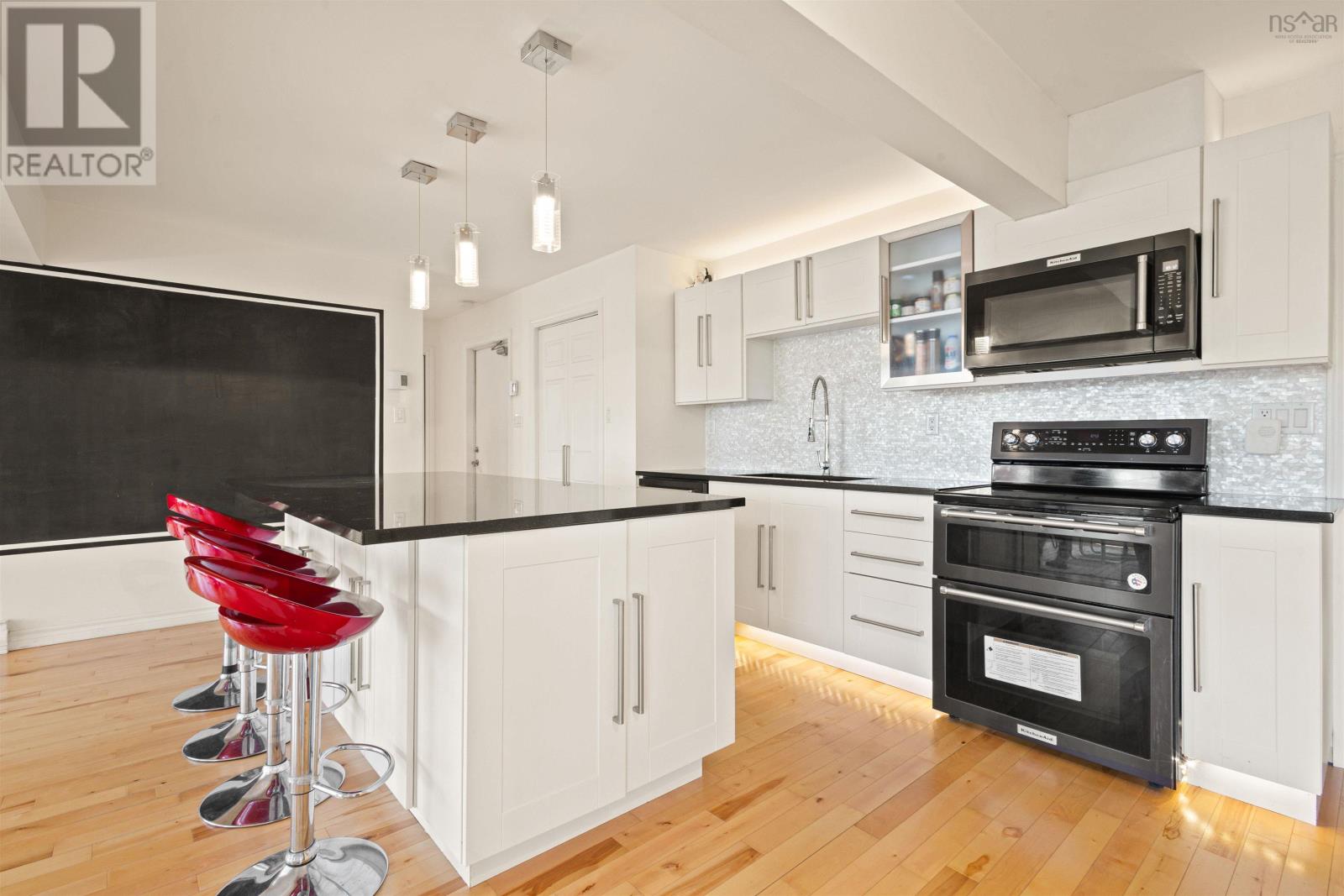 Property at 122 Peregrine Crescent image 5