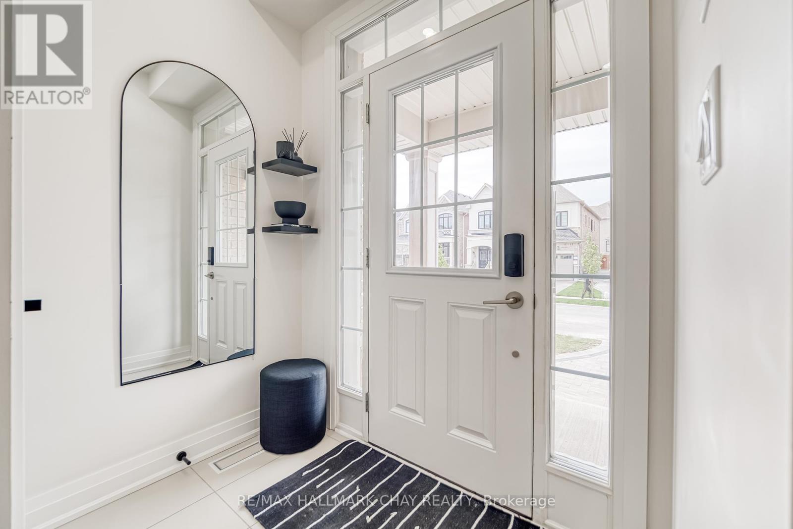 24 Tremoy Road, East Gwillimbury, Ontario  L9N 0T2 - Photo 3 - N12191689