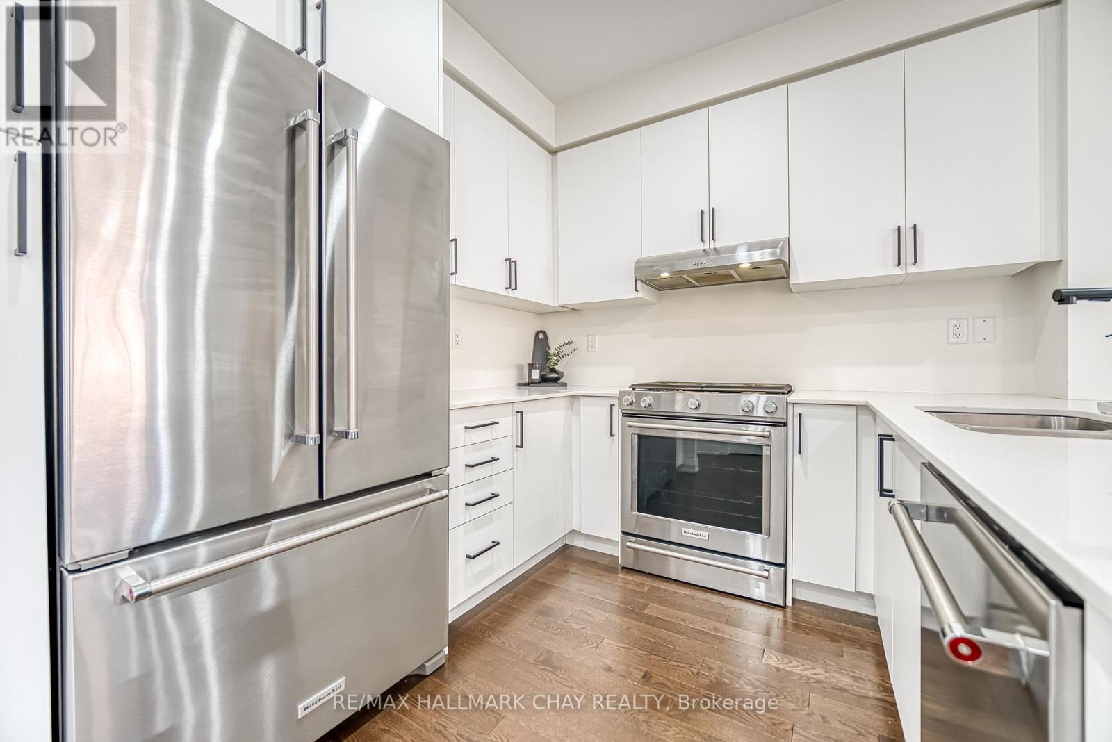 24 Tremoy Road, East Gwillimbury, Ontario  L9N 0T2 - Photo 7 - N12191689