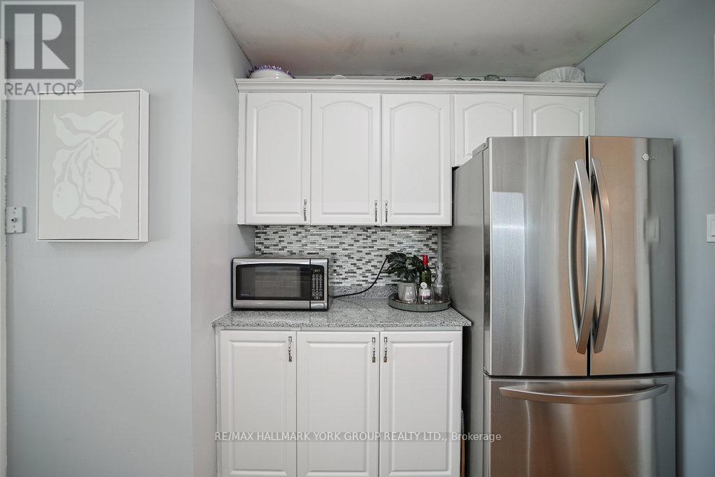 659 Gibson Court, Newmarket (Huron Heights-Leslie Valley), Ontario  L3Y 4Z5 - Photo 13 - N12191743