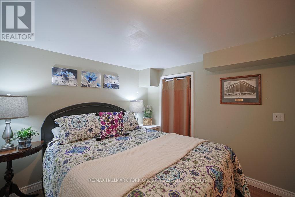 659 Gibson Court, Newmarket (Huron Heights-Leslie Valley), Ontario  L3Y 4Z5 - Photo 27 - N12191743