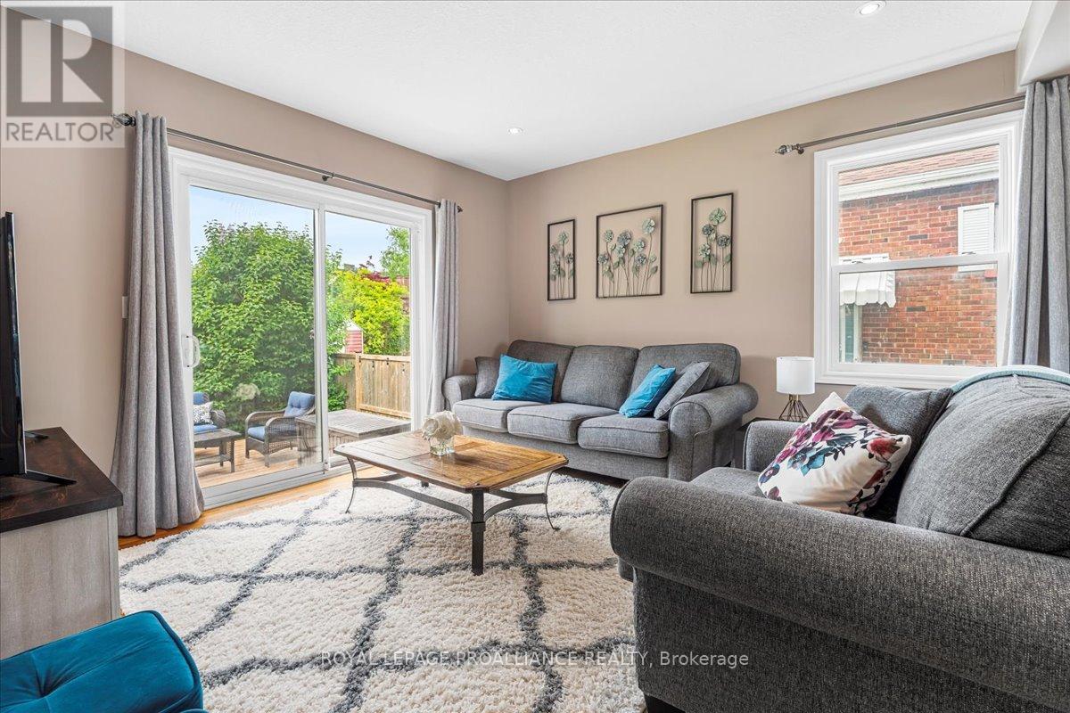 8 Carmen Avenue, Belleville, Ontario K8P 3A5 - Photo 12 - X12191825
